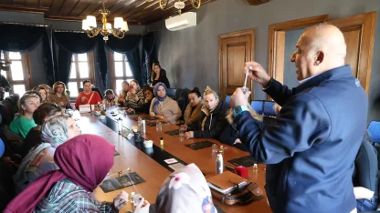 Osmangazi’de kadınlara özel düzenlenen parfüm yapım atölyesi yoğun ilgi gördü