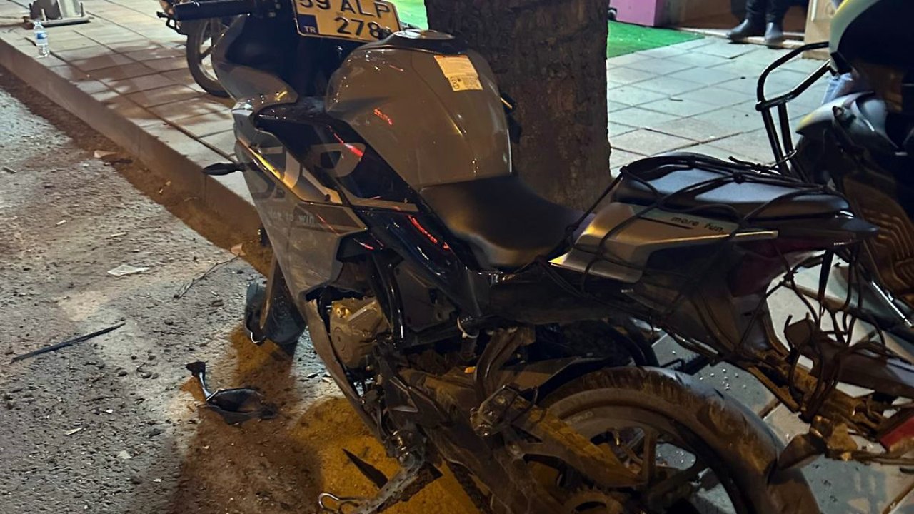 Otomobille çarpışan motosiklet sürücüsü yaralandı