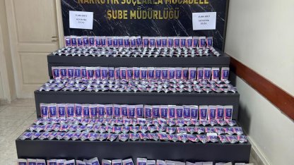 Sakarya’da dur ihtarına uymayan cipten 33 bin 400 sentetik ecza ele geçirildi