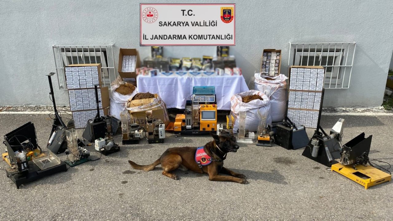 Sakarya'da kaçak tütün operasyonu: 3 gözaltı