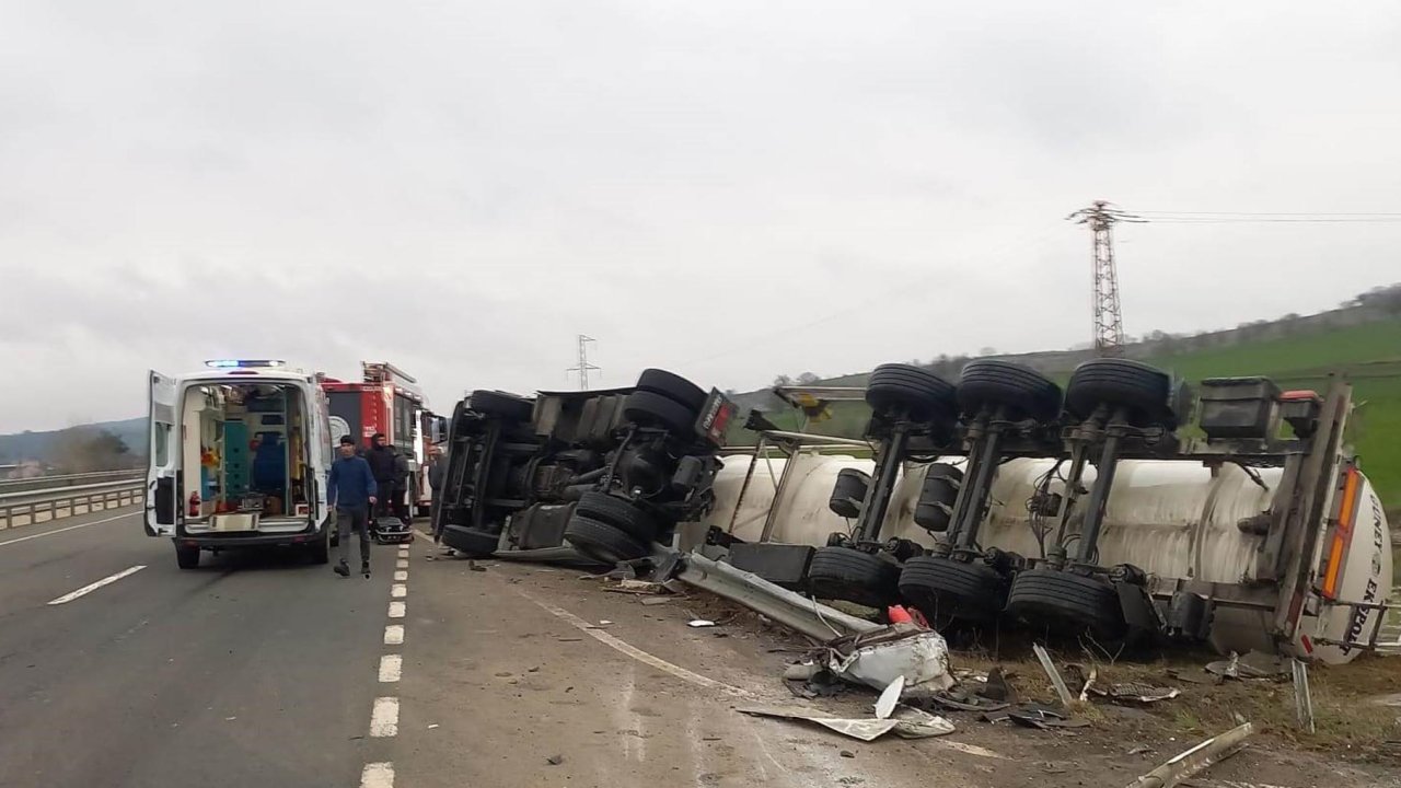 Tekirdağ'da devrilen tankerin sürücüsü öldü