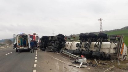 Tekirdağ'da devrilen tankerin sürücüsü öldü