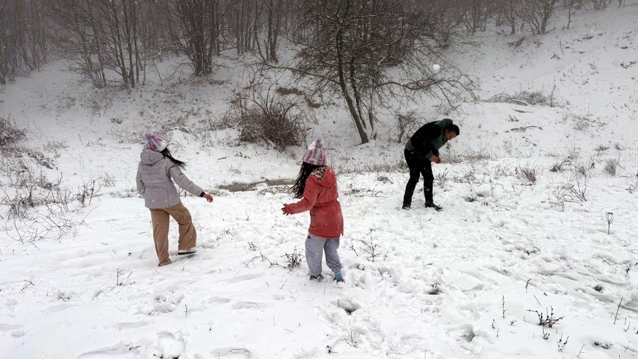 Tekirdağ'da Ganos Dağı'nda kar kalınlığı 10 santimetreye ulaştı
