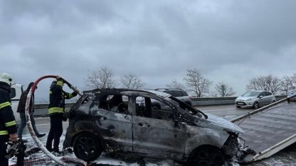 Tekirdağ'da kaza yapıp alev alan otomobil, kullanılamaz hale geldi