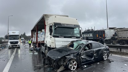 TEM’de 6 araç zincirleme kazaya karıştı: 3 yaralı