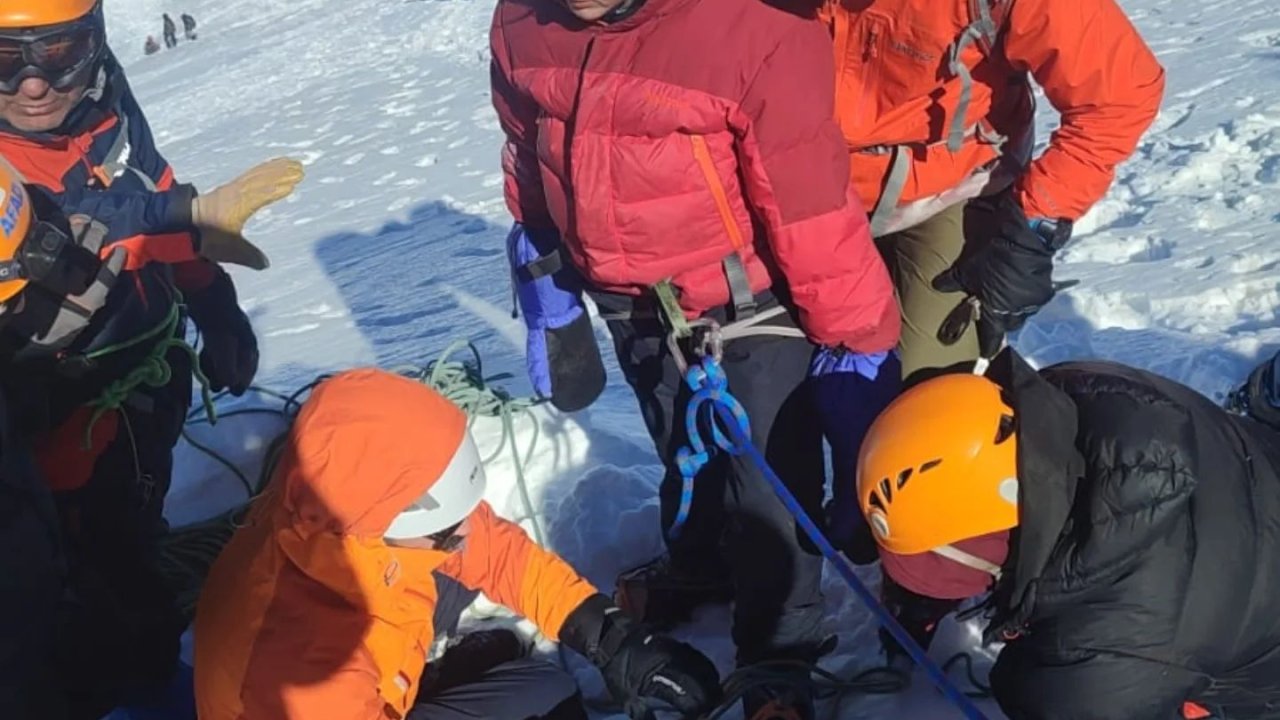 Uludağ’da yaralanıp mahsur kalan 2 kadın kurtarıldı