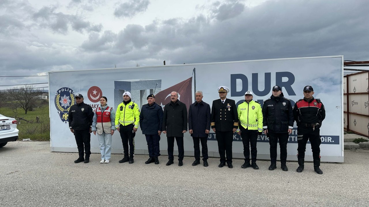 Vali Toraman, görev başındaki emniyet personeliyle bayramlaştı