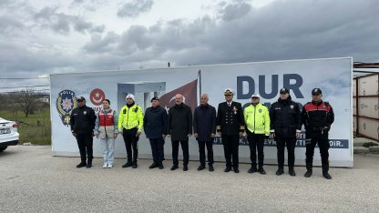 Vali Toraman, görev başındaki emniyet personeliyle bayramlaştı