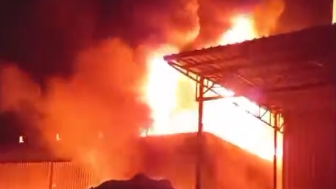 Yağ kazanı patlayan entegre tesisi, yangında kullanılamaz hale geldi