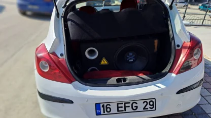 Yüksek sesli müzikle çevreye rahatsızlık veren sürücüye 21 bin TL ceza