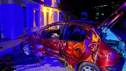 4'ü çocuk 9 kişinin yaralandığı kaza kamerada