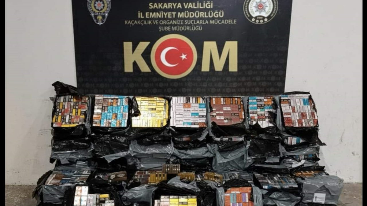 Araçta binlerce kaçak elektronik sigara tütünü ele geçirildi