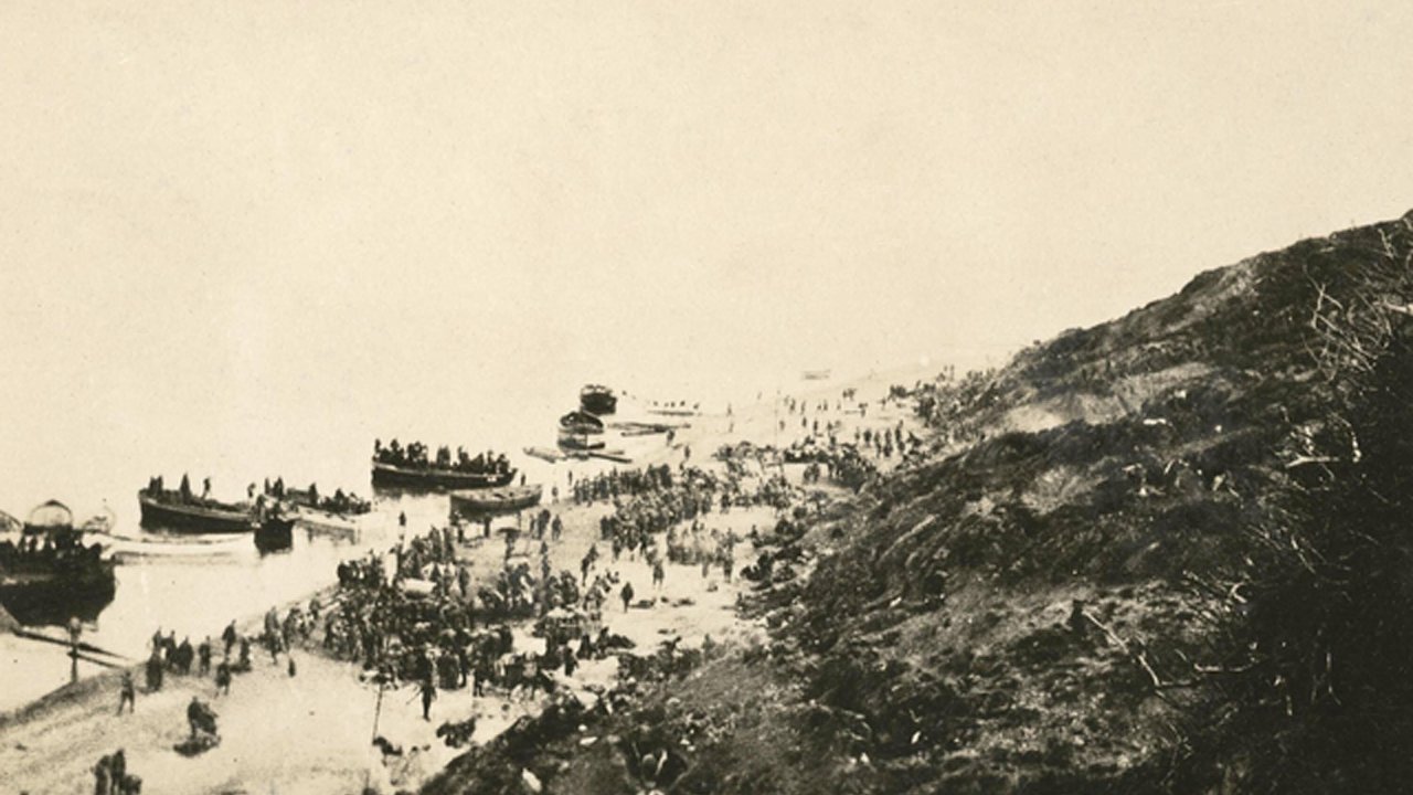 Avustralyalı gazeteci: İtilaf kuvvetlerinin talihsizliği, dahi bir Türk subayının Çanakkale’de bulunmasıydı