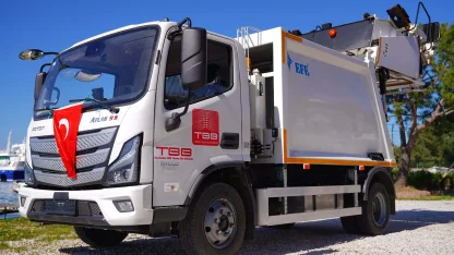 Ayvalık Belediyesi, yeni çöp kamyonuyla filosunu genişletti