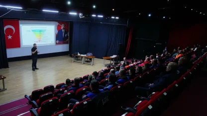 Ayvalık'ta atık getirme merkezi için personele eğitime başlandı