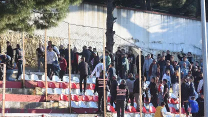 Ayvalık’ta maç sonu saha karıştı