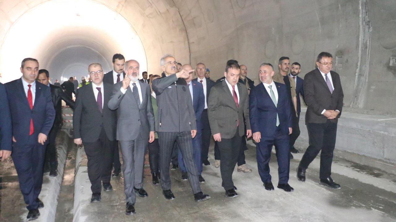 Bakan Uraloğlu: 2053 yılında trenle 48 saatte tüm Türkiye’yi gezeceğiz