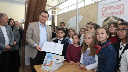 Başkan Erkan Aydın Bursa 23’üncü Kitap Fuarı’nda çocuk yazarlarla buluştu