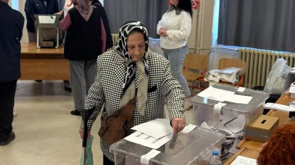 Bulgaristan’daki erken seçim için Trakya’daki çifte vatandaşlar sandık başına gitti