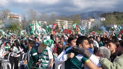 Bursalılar şampiyonluk maçını hep birlikte izledi
