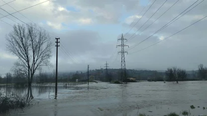 Çanakkale'de Kocabaş Çayı taştı; tarım arazileri sular altında kaldı