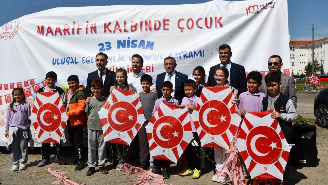 Çorlu'da öğrenciler uçurtma şenliğinde buluştu