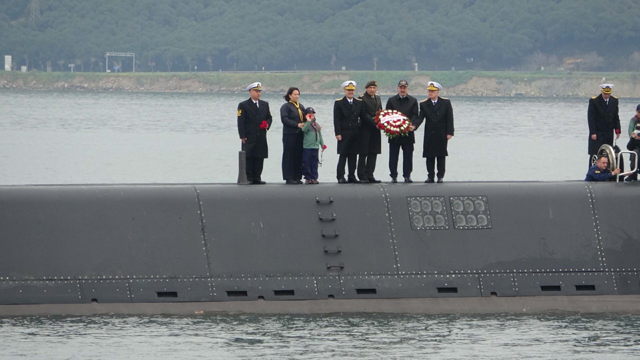 Dumlupınar Denizaltısı şehitleri anıldı