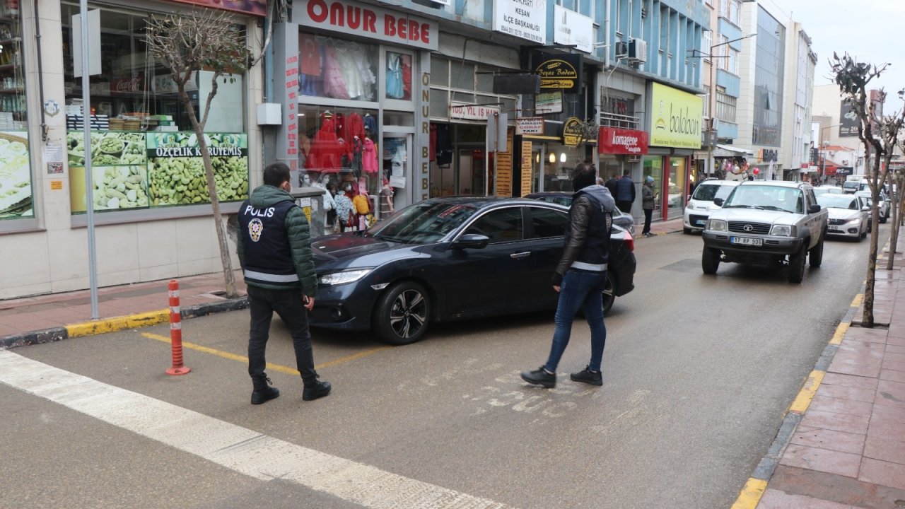 Edirne’de aranması olan 2 hükümlü yakalandı