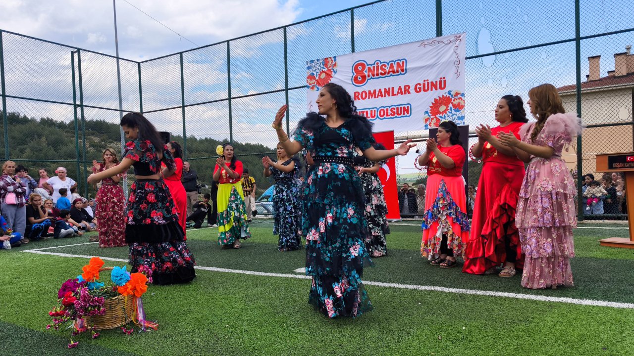Edirne’de ‘Dünya Romanlar Günü’ kutlandı