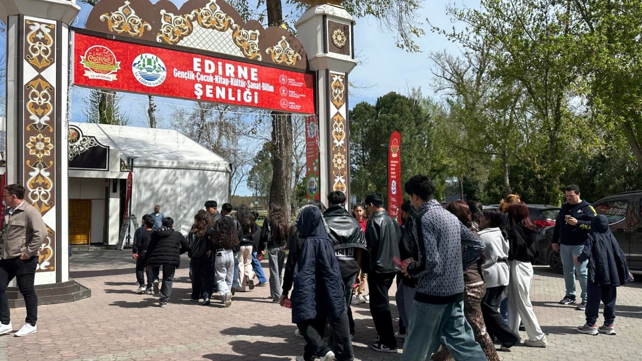 Edirne’de ‘Gençlik, Çocuk, Kitap, Kültür, Sanat ve Bilim Şenliği’ başladı