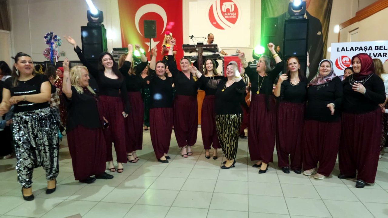 Edirneli kadınlar, Şalvar Gecesi’nde eğlendi