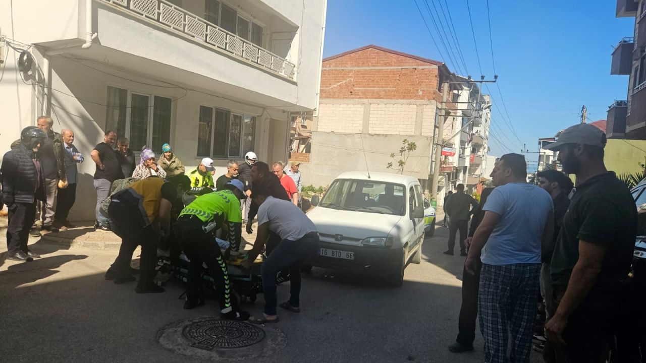 Ekmek alıp evine dönerken hafif ticari aracın çarptığı kadın öldü