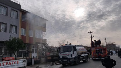 Evi ateşe verdi, babasına telefon açıp söndürmesini istedi