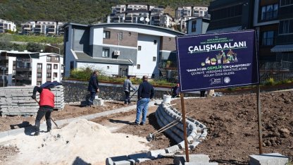 Gemlik’te yeşil alanların bakım çalışmaları sürerken, peyzaj alanları da artıyor