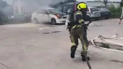 Hastane otoparkındaki otomobil yandı
