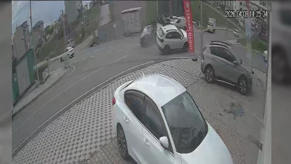 İki cipin çarpıştığı kaza kamerada: 7 yaralı