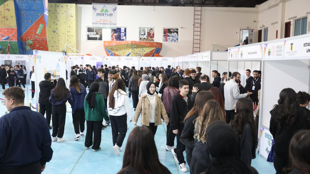 İnegöl’de 8’inci Üniversite ve Meslek Tanıtım Günleri başladı