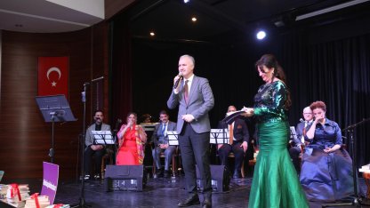 İnegöl’de edebiyat ve musiki aynı sahnede buluştu