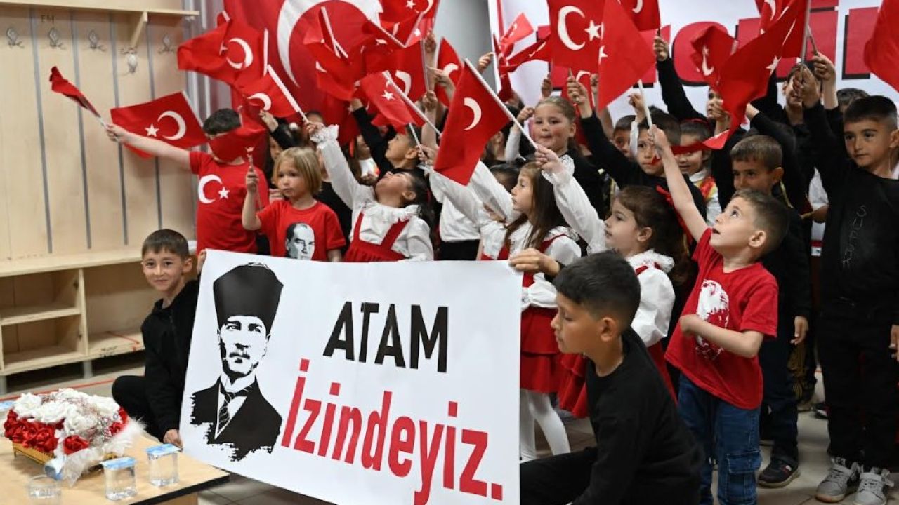 Karacabey’de 23 Nisan coşkusu