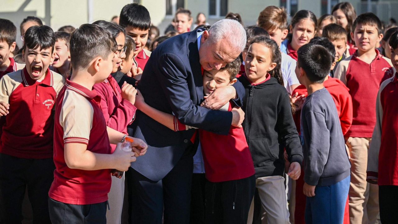 Kırklareli Valisi Turan, okulları ziyaret etti