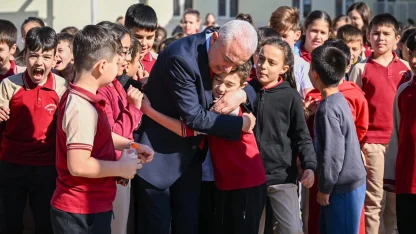 Kırklareli Valisi Turan, okulları ziyaret etti