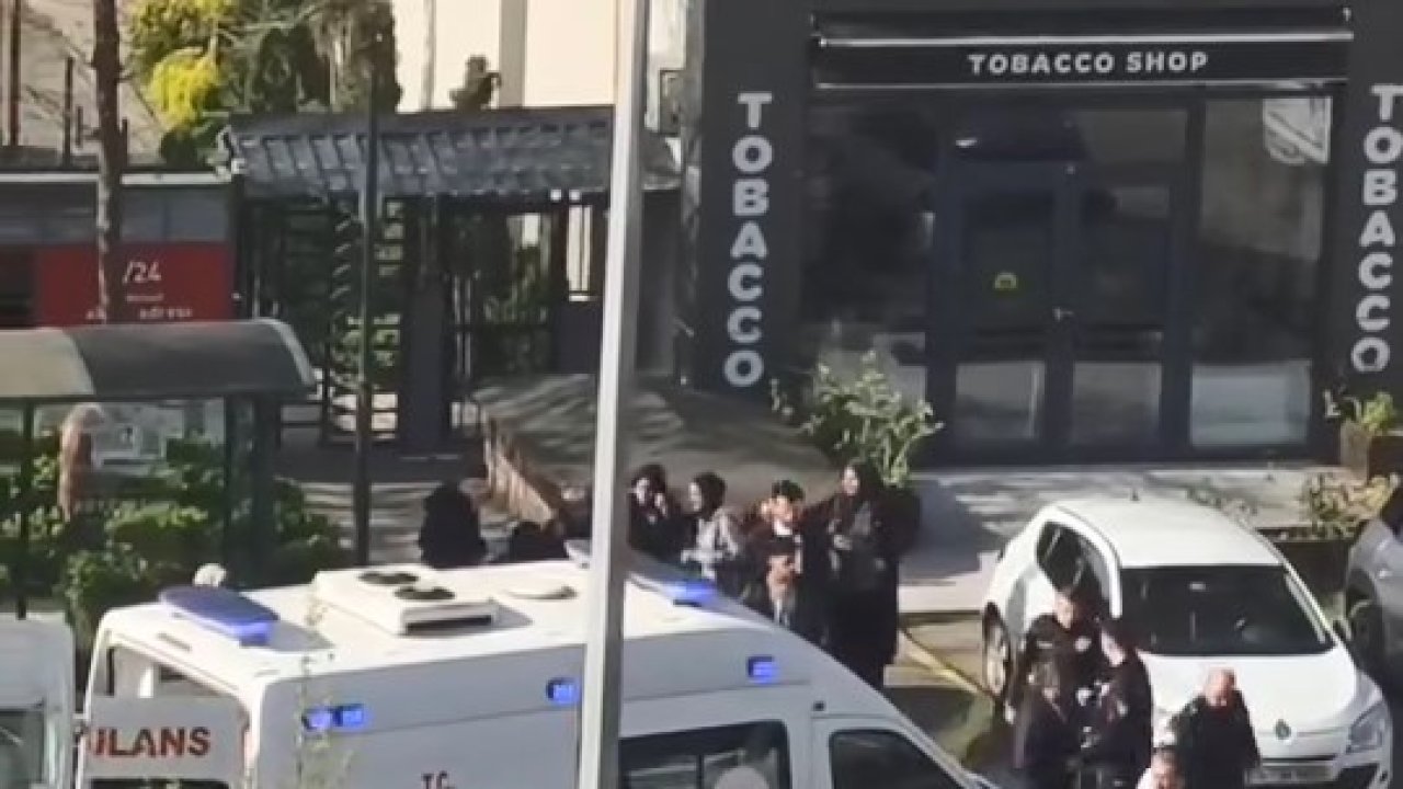 Lise öğrencileri arasında bıçaklı kavga; 1 yaralı