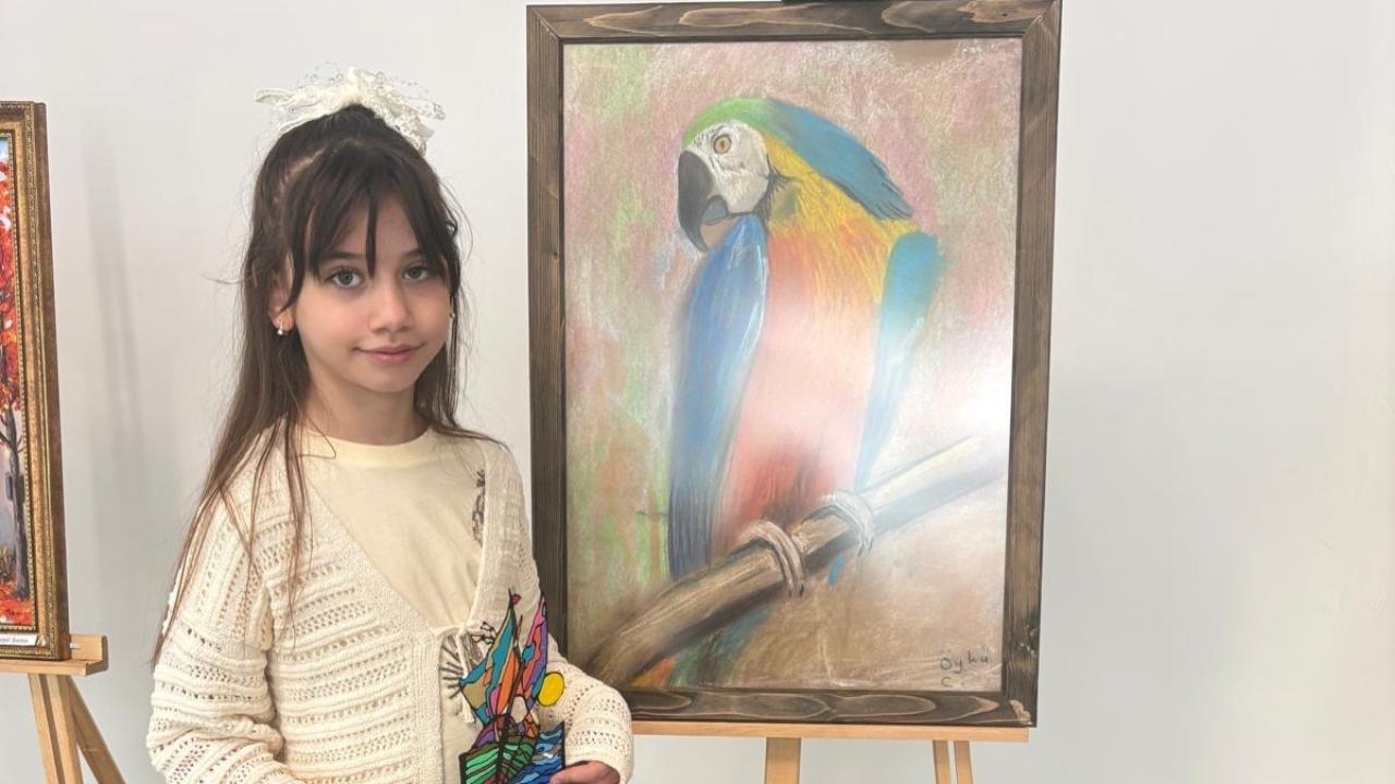 Minik Ressam Öykü Çiçek Yetenekleriyle Dikkat Çekti