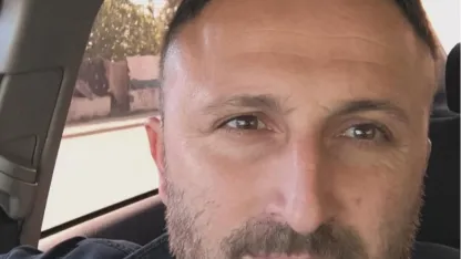 Ormanda kesilen ağaç, kamyonetin üzerine devrildi; 1 ölü, 2 yaralı