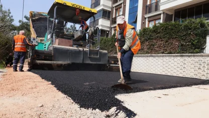Osmangazi Belediyesi’nden Ovaakça’ya 220 tonluk asfalt