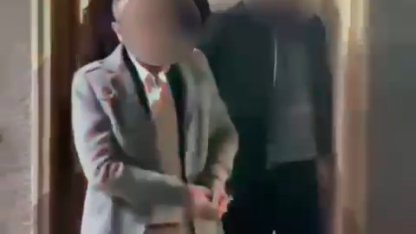 Polis tarafından aranırken, sağlıksız ortamda diplomasız diş tedavisi yaparken yakalandı