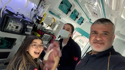 Sakarya'da 112 ekibi evde doğum yaptırdı