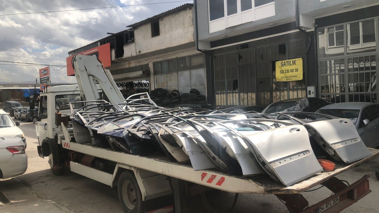 Sakarya'da 'kaçak oto parça' operasyonu