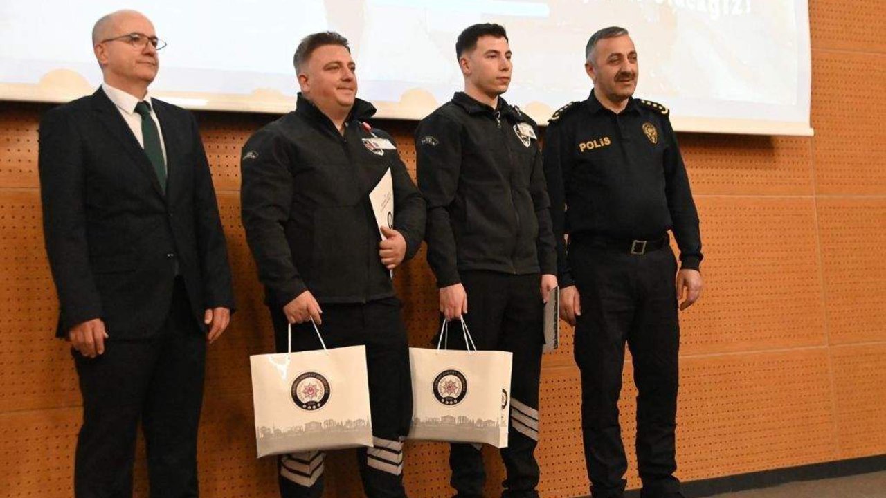 Tekirdağ'da Otogarı'nda uyuşturucu sevkiyatını engelleyen güvenlikçilere plaket