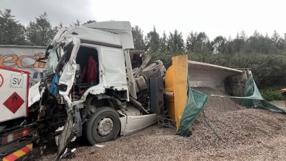 TEM’de 2 TIR, tanker ve otomobil çarpıştı: 2 ölü